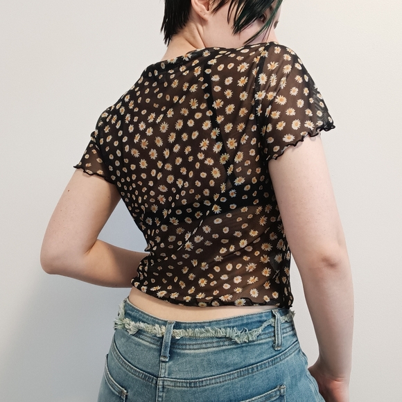 Sheer flower print T-shirt - Picture 4 of 4